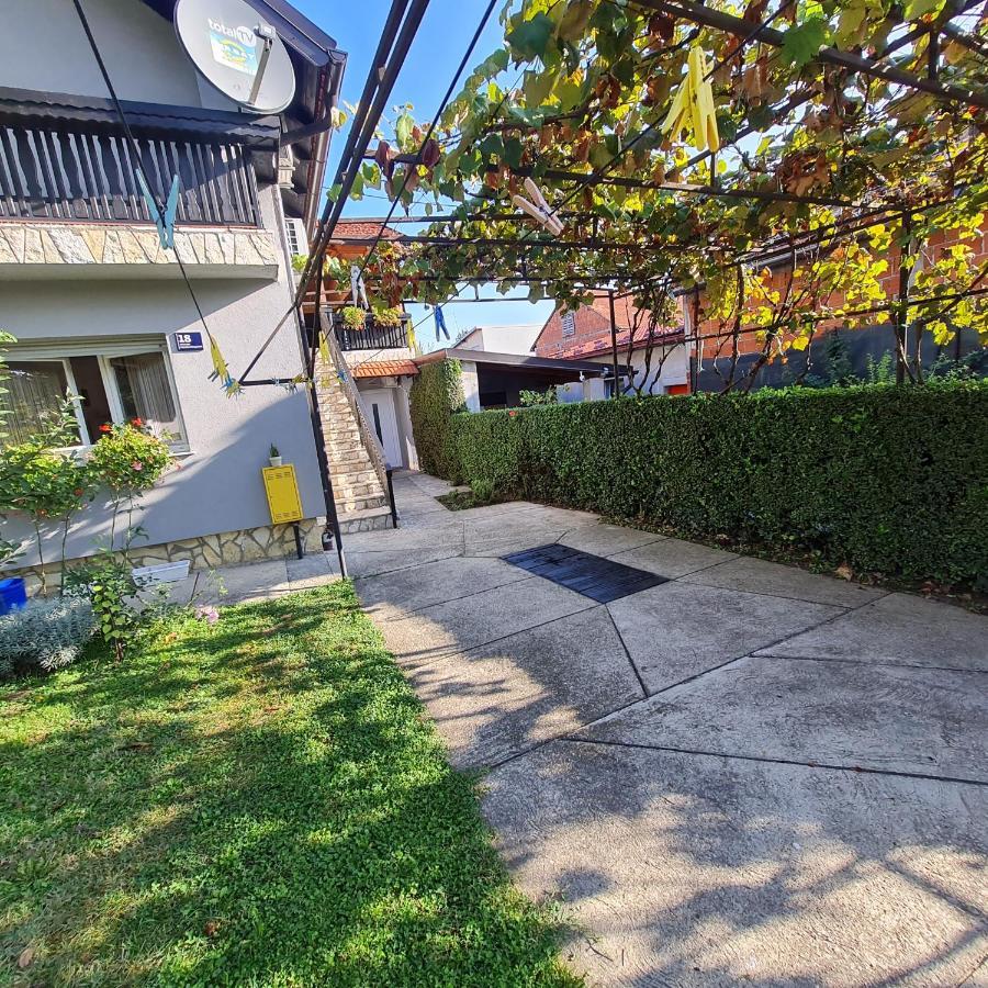Pepa Zg Apartamento Zagreb Exterior foto