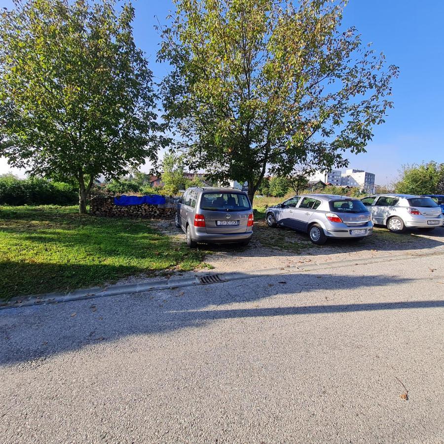 Pepa Zg Apartamento Zagreb Exterior foto